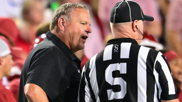 Razorbacks coach Sam Pittman giving official earful at game with BYU